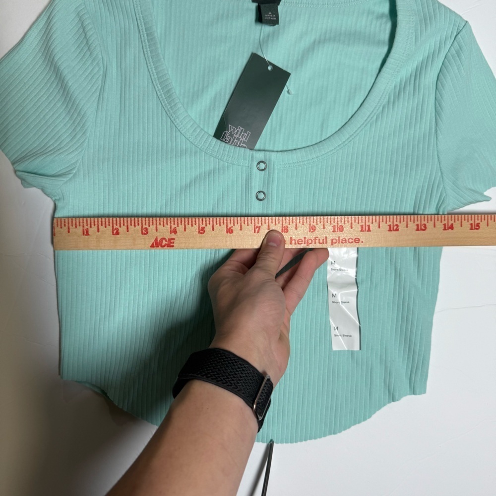 Wild Fable Short Sleeve Tee Turquoise Size Medium Snap Placket NWT Ribbed - Picture 4 of 7